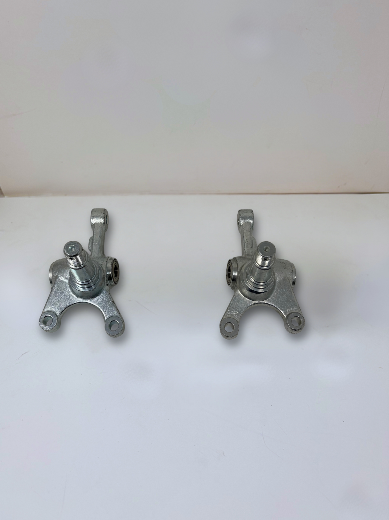 Venom Electric Mini Jeep 3000W | Front Steering Knuckle Set (GJA01-2304-000 / GJA01-2305-000)