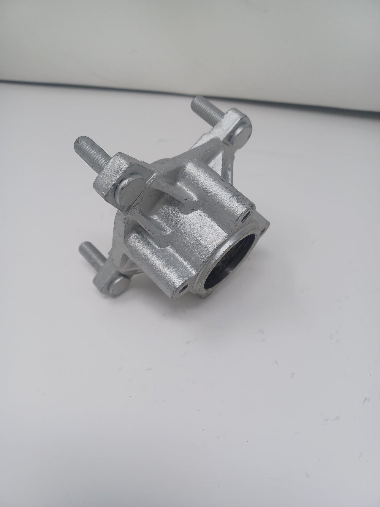 Venom Mad Max 250cc - Front Hub 2801-23010100A
