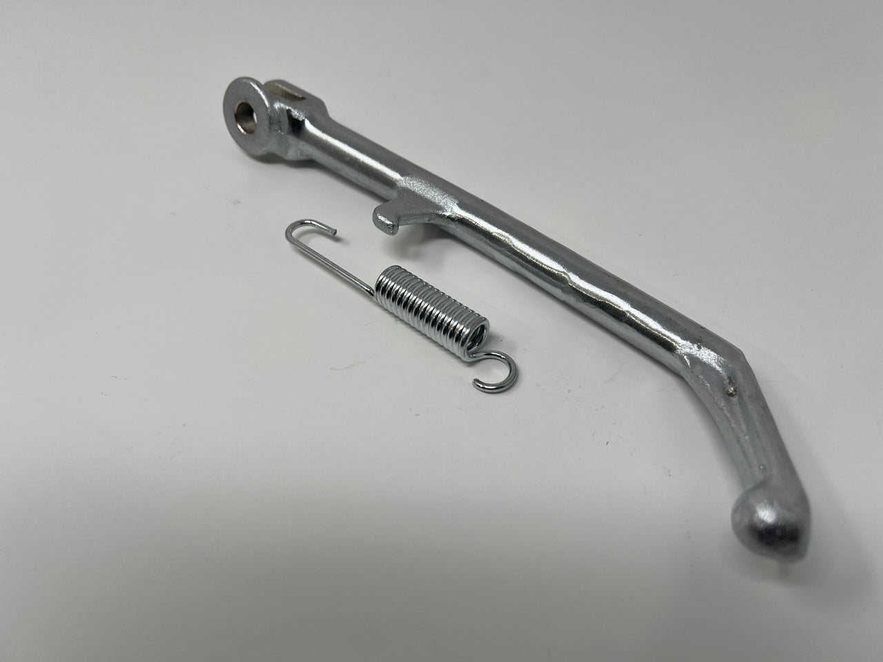 X18 50cc GY6 Motorcycle Main Stand / Kickstand (02010424 / 07020061)