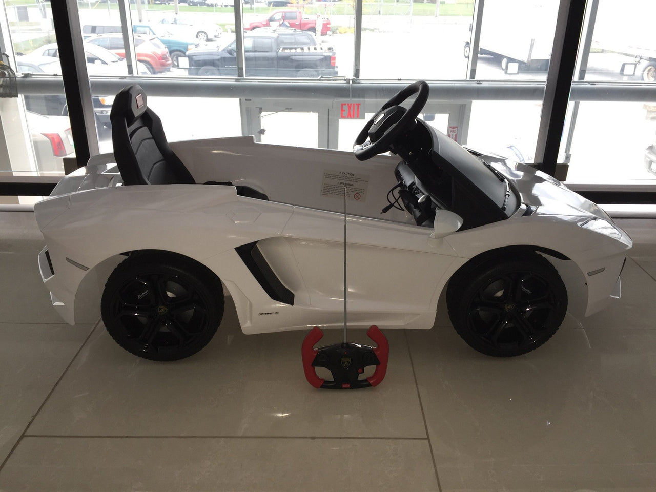 Lamborghini Aventador LP700-4 Electric Toy Car 6V - White