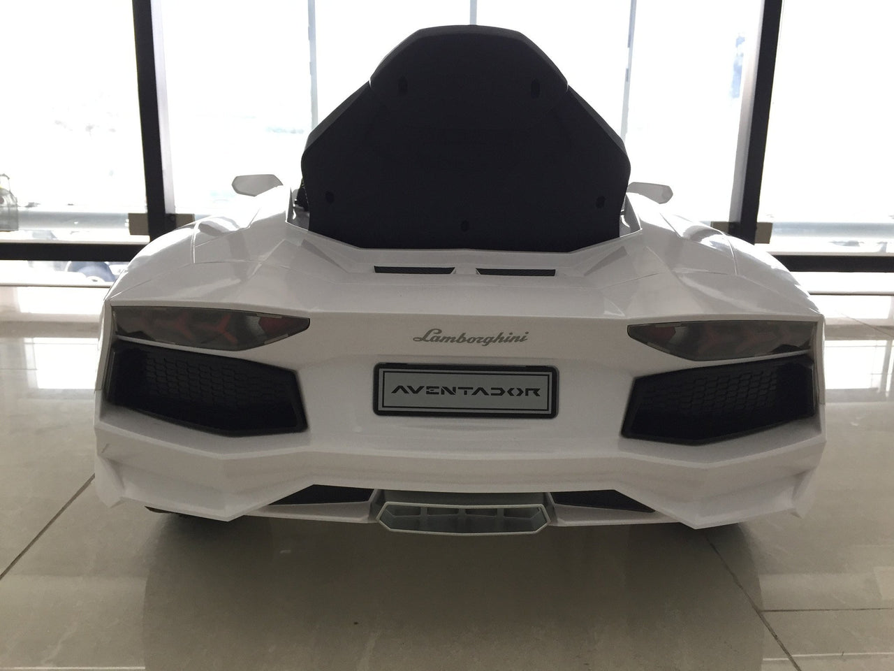 Lamborghini Aventador LP700-4 Electric Toy Car 6V - White