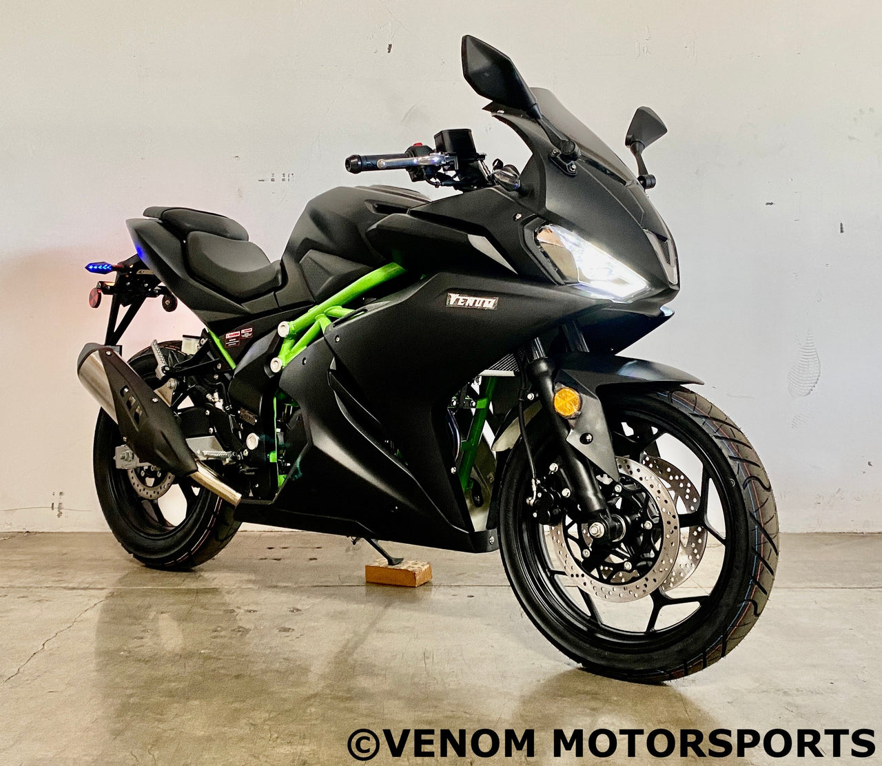 Venom x22R MAX | 250cc Motorcycle | Fuel-Injected | Street Legal